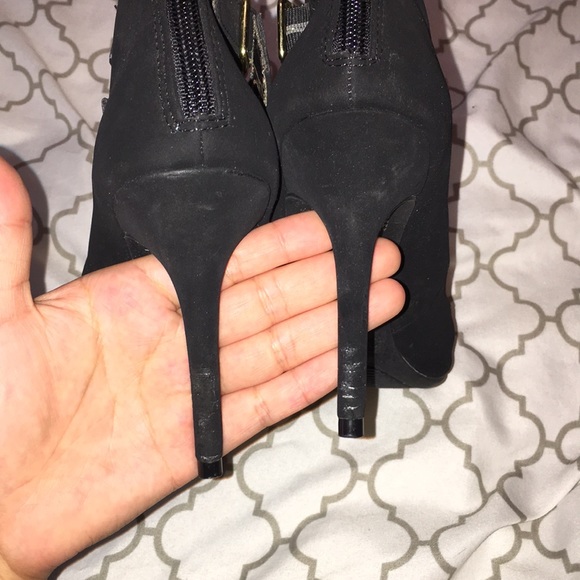 Black scrappy heels - Picture 3 of 4